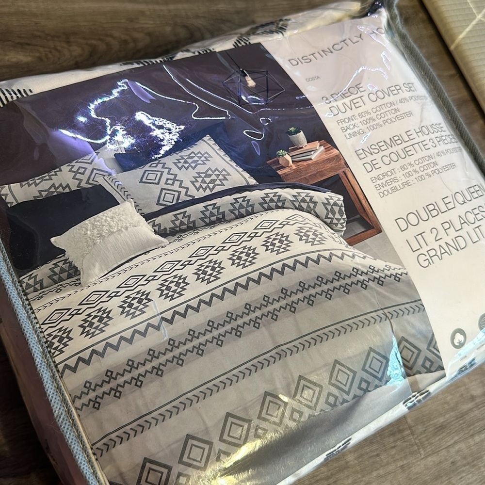 Distinctly Home
Costa 3-Piece Cotton Duvet Cover Set - Picture 3 of 5